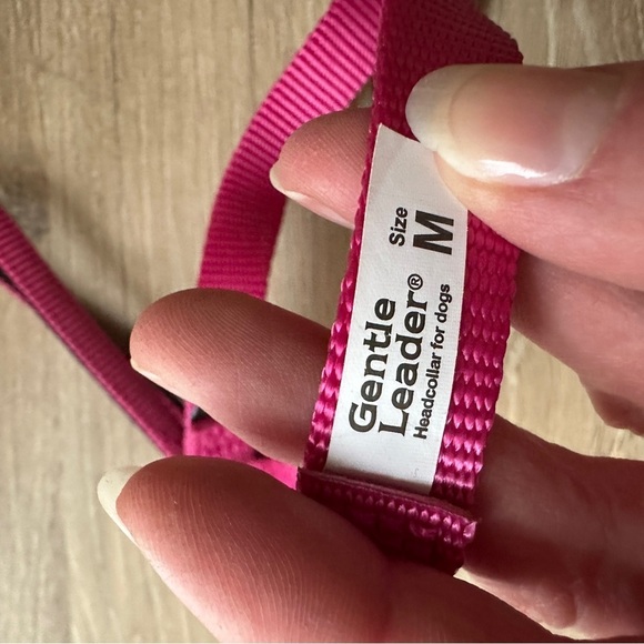 PetSafe Gentle Leader Padded No Pull Dog Headcollar size medium pink - Picture 7 of 7